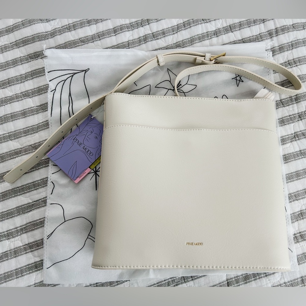 NWT Pixie Mood Mag Crossbody in Coconut Cream